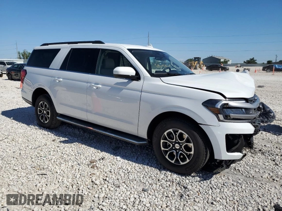2022 Ford Expedition Max XLT z VIN 1FMJK1HT5NEA58324, wystawiony jako Copart lot #54058565 z przebiegiem Nie podano mil oraz Szkoda całkowita • Salvage title. Historia ofert i sprzedaży dostępna na DreamBid. Obrazek 4.