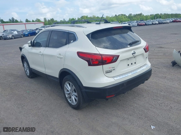 2017 Nissan Rogue Sport SV with VIN JN1BJ1CP4HW018940, listed as a IAAI auction lot 42127594 with 98,684 mi miles. Bid and sale history available at carsss.com. Image 3.