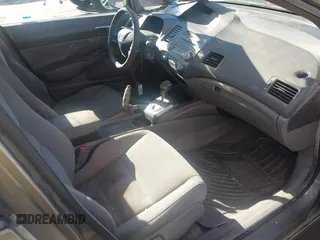 2006 Honda Civic LX z VIN 1HGFA16576L015992, wystawiony jako IAAI lot #41528989 z przebiegiem 240 000 mil mil oraz . Historia ofert i sprzedaży dostępna na DreamBid. Obrazek 5.
