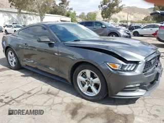 2017 Ford Mustang V6 z VIN 1FA6P8AM8H5336232, wystawiony jako IAAI lot #42089034 z przebiegiem 72 257 mil mil oraz . Historia ofert i sprzedaży dostępna na DreamBid. Obrazek 1.