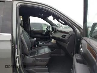 2023 Chevrolet Suburban Premier z VIN 1GNSCFKD8PR362870, wystawiony jako IAAI lot #42148476 z przebiegiem 54 983 mil mil oraz . Historia ofert i sprzedaży dostępna na DreamBid. Obrazek 5.