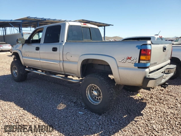 2005 GMC Sierra 2500HD SLE z VIN 1GTHK232X5F936296, wystawiony jako Copart lot #50244575 z przebiegiem 336 259 mil mil oraz Szkoda całkowita • Salvage title. Historia ofert i sprzedaży dostępna na DreamBid. Obrazek 2.