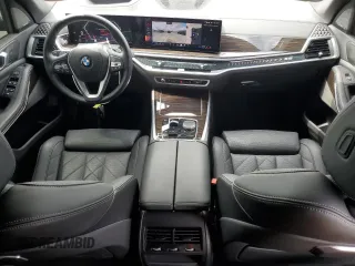 2024 BMW X5 sDrive40i z VIN 5UX13EU01R9V06527, wystawiony jako Copart lot #54611085 z przebiegiem 13 886 mil mil oraz Szkoda całkowita • Salvage title. Historia ofert i sprzedaży dostępna na DreamBid. Obrazek 8.