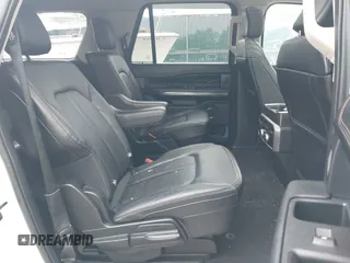 2020 Ford Expedition Max Platinum z VIN 1FMJK1MT1LEB00801, wystawiony jako IAAI lot #42441525 z przebiegiem 40 193 mil mil oraz . Historia ofert i sprzedaży dostępna na DreamBid. Obrazek 8.