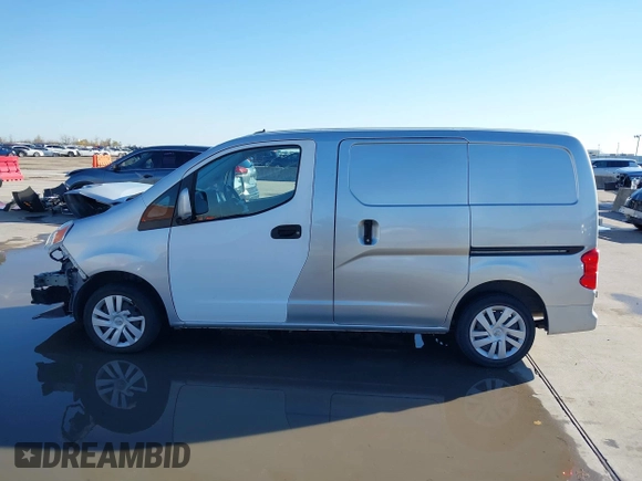 2020 Nissan NV200 S z VIN 3N6CM0KN9LK696801, wystawiony jako IAAI lot #41106619 z przebiegiem 80 786 mil mil oraz . Historia ofert i sprzedaży dostępna na DreamBid. Obrazek 15.