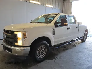 2019 Ford Super Duty F-250 SRW XL with VIN 1FT7W2A65KEF78449, listed as a Copart auction lot 44444775 with 136,019 mi miles and Clean Title. Bid and sale history available at carsss.com. Image 1.
