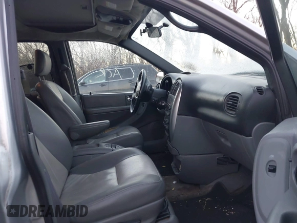2004 Chrysler Town & Country Touring with VIN 2C4GP54L04R518553, listed as a IAAI auction lot 41031132 with 195,652 mi miles and . Bid and sale history available at DreamBid. Image 5.