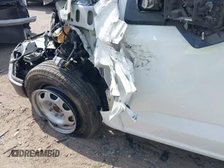 2024 Ford F-150 XL z VIN 1FTMF1KP0RKD49211, wystawiony jako IAAI lot #42163697 z przebiegiem Nie podano mil oraz . Historia ofert i sprzedaży dostępna na DreamBid. Obrazek 6.