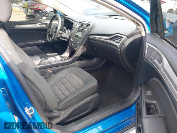 2020 Ford Fusion SE with VIN 3FA6P0LU3LR233370, listed as a IAAI auction lot 42221789 with 70,771 mi miles and . Bid and sale history available at DreamBid. Image 5.