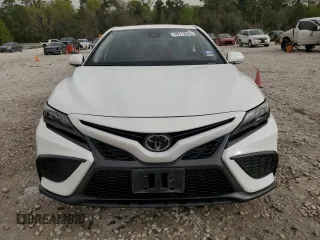 2023 Toyota Camry SE with VIN 4T1G11AK6PU122975, listed as a Copart auction lot 49712535 with 81,670 mi miles and Salvage Title. Bid and sale history available at DreamBid. Image 5.