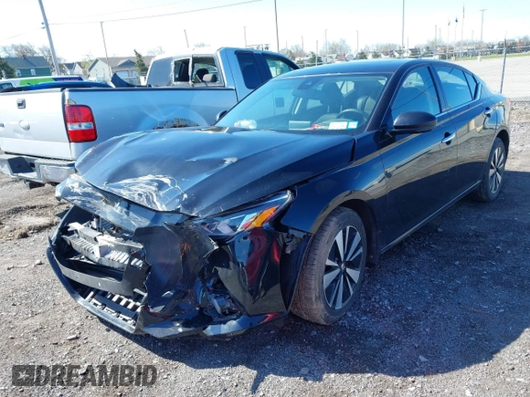 2020 Nissan Altima SV z VIN 1N4BL4DW5LN300300, wystawiony jako IAAI lot #42123005 z przebiegiem 143 185 mil mil oraz . Historia ofert i sprzedaży dostępna na DreamBid. Obrazek 17.
