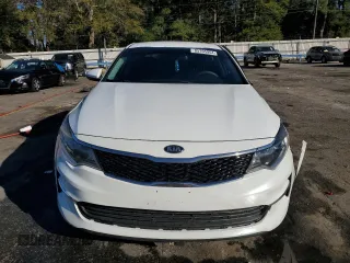2017 Kia Optima LX z VIN 5XXGT4L35HG165653, wystawiony jako Copart lot #85765954 z przebiegiem 130 135 mil mil oraz Szkoda całkowita • Salvage title. Historia ofert i sprzedaży dostępna na DreamBid. Obrazek 5.