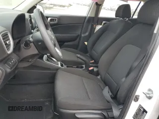 2020 Hyundai Venue SE with VIN KMHRB8A32LU027217, listed as a Copart auction lot 62947424 with 29,436 mi miles and Salvage Title. Bid and sale history available at DreamBid. Image 7.