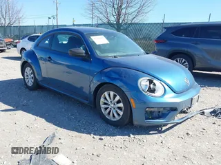 2018 Volkswagen Beetle S с VIN 3VWFD7ATXJM711734, выставлен на аукционе IAAI как лот 41704497 с пробегом 66 702 миль миль и . История ставок и продаж доступна на DreamBid. Изображение 1.