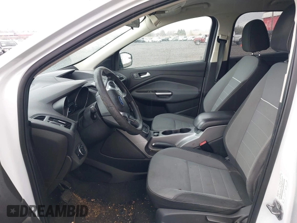 2013 Ford Escape SE with VIN 1FMCU9G93DUA17816, listed as a IAAI auction lot 41688140 with 129,738 mi miles. Bid and sale history available at carsss.com. Image 5.