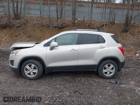 2016 Chevrolet Trax LT with VIN 3GNCJPSB1GL214016, listed as a IAAI auction lot 41971482 with 111,744 mi miles. Bid and sale history available at carsss.com. Image 14.