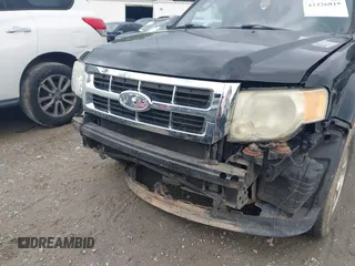 2010 Ford Escape Limited с VIN 1FMCU0E78AKA62013, выставлен на аукционе IAAI как лот 42426819 с пробегом 196 842 миль миль и . История ставок и продаж доступна на DreamBid. Изображение 13.