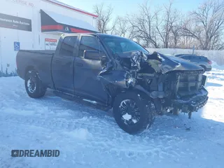 2016 Ram 1500 Express z VIN 1C6RR7FT4GS303425, wystawiony jako IAAI lot #41559223 z przebiegiem 88 501 mil mil oraz . Historia ofert i sprzedaży dostępna na DreamBid. Obrazek 1.