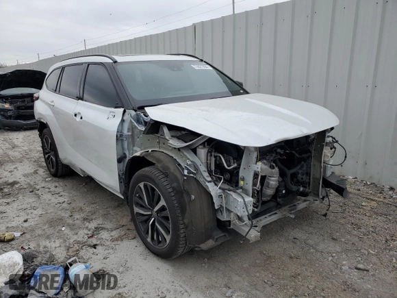 2022 Toyota Highlander XSE z VIN 5TDLZRAHXNS123496, wystawiony jako Copart lot #79821694 z przebiegiem 41 095 mil mil oraz Szkoda całkowita • Salvage title. Historia ofert i sprzedaży dostępna na DreamBid. Obrazek 4.