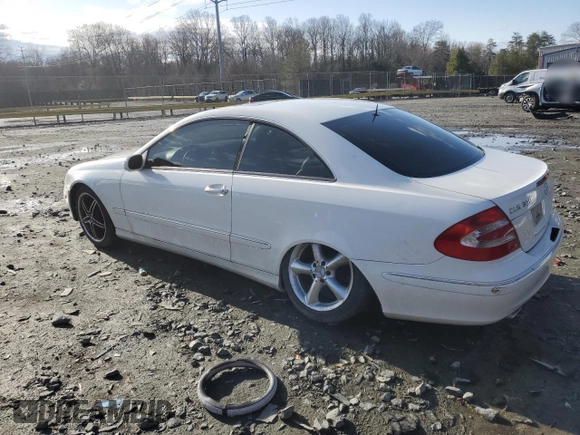 2005 Mercedes-Benz CLK 320 z VIN WDBTJ65J95F148455, wystawiony jako Copart lot #46661625 z przebiegiem 172 524 mil mil oraz Szkody całkowita. Historia ofert i sprzedaży dostępna na DreamBid. Obrazek 2.