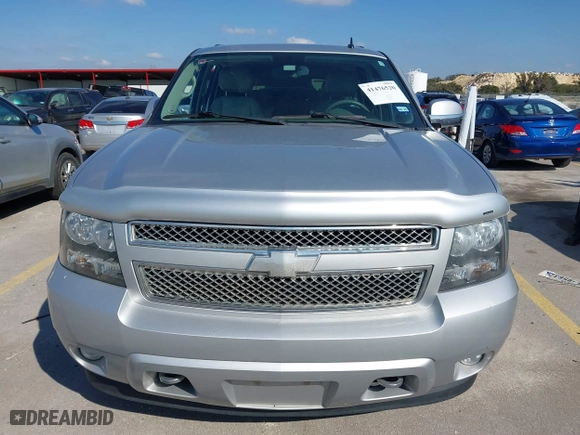 2012 Chevrolet Suburban LT with VIN 1GNSCJE01CR220186, listed as a IAAI auction lot 41476520 with 117,714 mi miles. Bid and sale history available at carsss.com. Image 13.