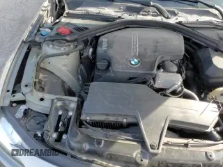 2017 BMW 3 Series 320i z VIN WBA8A9C54HK619581, wystawiony jako Copart lot #48573025 z przebiegiem 71 647 mil mil oraz Szkoda całkowita • Salvage title. Historia ofert i sprzedaży dostępna na DreamBid. Obrazek 14.