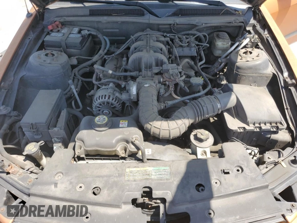 2007 Ford Mustang Deluxe z VIN 1ZVHT80N275227754, wystawiony jako Copart lot #58585035 z przebiegiem 160 466 mil mil oraz Nie do naprawy • Non repairable. Historia ofert i sprzedaży dostępna na DreamBid. Obrazek 11.