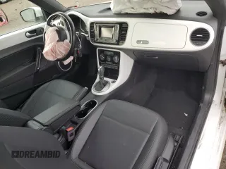 2018 Volkswagen Beetle S z VIN 3VW5DAAT3JM514865, wystawiony jako Copart lot #41675185 z przebiegiem Nie podano mil oraz Szkoda całkowita • Salvage title. Historia ofert i sprzedaży dostępna na DreamBid. Obrazek 8.