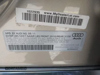 2012 Audi A8 z VIN WAURVAFD0CN001646, wystawiony jako IAAI lot #41524110 z przebiegiem 105 187 mil mil oraz . Historia ofert i sprzedaży dostępna na DreamBid. Obrazek 9.