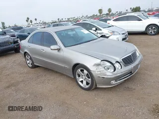 2003 Mercedes-Benz E 500 z VIN WDBUF70J63A238725, wystawiony jako IAAI lot #42475426 z przebiegiem 132 865 mil mil oraz . Historia ofert i sprzedaży dostępna na DreamBid. Obrazek 1.