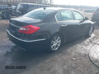 2013 Hyundai Genesis 3.8L z VIN KMHGC4DD2DU253728, wystawiony jako IAAI lot #40916856 z przebiegiem Nie podano mil oraz . Historia ofert i sprzedaży dostępna na DreamBid. Obrazek 4.