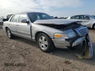 2011 Ford Crown Victoria LX z VIN 2FABP7EVXBX155506, wystawiony jako Copart lot #56899375 z przebiegiem 177 956 mil mil oraz Szkoda całkowita • Salvage title. Historia ofert i sprzedaży dostępna na DreamBid. Obrazek 4.