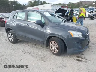 2016 Chevrolet Trax LS with VIN 3GNCJKSB6GL260251, listed as a IAAI auction lot 38243033 with 1 mi miles. Bid and sale history available at carsss.com. Image 1.
