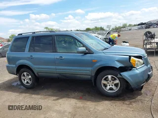 2007 Honda Pilot EX with VIN 5FNYF18447B008645, listed as a IAAI auction lot 42079535 with 233,187 mi miles. Bid and sale history available at carsss.com. Image 13.