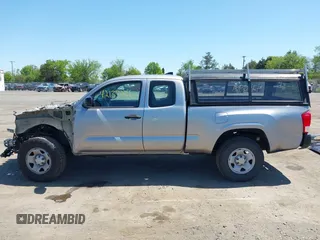2017 Toyota Tacoma SR z VIN 5TFSX5EN0HX048395, wystawiony jako IAAI lot #42135991 z przebiegiem 241 282 mil mil oraz . Historia ofert i sprzedaży dostępna na DreamBid. Obrazek 15.