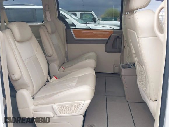2009 Chrysler Town & Country Limited with VIN 2A8HR64X19R631211, listed as a IAAI auction lot 41744955 with 73,601 mi miles. Bid and sale history available at carsss.com. Image 8.