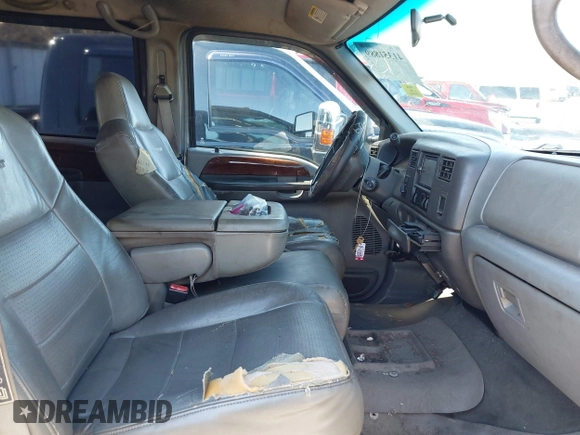 2002 Ford Super Duty F-250 XL with VIN 1FTNW21F52ED15515, listed as a IAAI auction lot 41351889 with 313,722 mi miles. Bid and sale history available at carsss.com. Image 5.