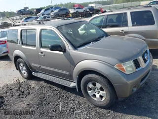 2006 Nissan Pathfinder SE with VIN 5N1AR18U66C661526, listed as a IAAI auction lot 42080428 with 205,044 mi miles. Bid and sale history available at carsss.com. Image 1.