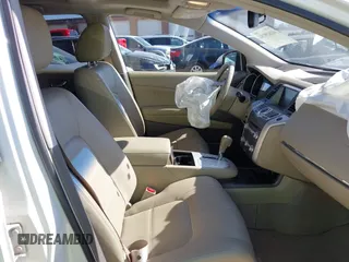 2011 Nissan Murano S z VIN JN8AZ1MW9BW153155, wystawiony jako IAAI lot #41829284 z przebiegiem 50 624 mil mil oraz . Historia ofert i sprzedaży dostępna na DreamBid. Obrazek 5.