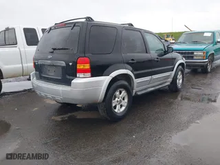 2007 Ford Escape XLT with VIN 1FMYU03107KC08224, listed as a IAAI auction lot 41796105 with 194,640 mi miles. Bid and sale history available at carsss.com. Image 4.