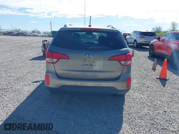 2015 Kia Sorento LX with VIN 5XYKTCA63FG654739, listed as a IAAI auction lot 42081544 with 121,024 mi miles. Bid and sale history available at carsss.com. Image 16.