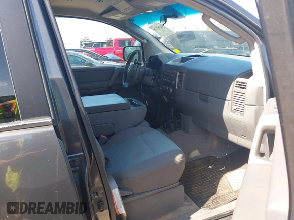 2005 Nissan Titan LE with VIN 1N6AA07B35N553838, listed as a IAAI auction lot 42101718 with 123,800 mi miles. Bid and sale history available at carsss.com. Image 5.