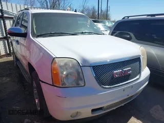 2007 GMC Yukon SLT with VIN 1GKFC13J37R387004, listed as a IAAI auction lot 41583852 with 246,511 mi miles. Bid and sale history available at carsss.com. Image 1.