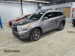 2016 Toyota Highlander XLE z VIN 5TDJKRFH0GS500635, wystawiony jako Copart lot #55602525 z przebiegiem 108 930 mil mil oraz Czysty tytuł • Clean title. Historia ofert i sprzedaży dostępna na DreamBid. Obrazek 1.