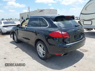 2013 Porsche Cayenne с VIN WP1AA2A23DLA13020, выставлен на аукционе IAAI как лот 42560111 с пробегом 113 984 миль миль и . История ставок и продаж доступна на DreamBid. Изображение 3.