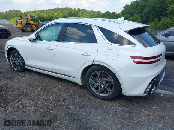 2025 Genesis GV70 2.5T with VIN KMUMADTB8SU213077, listed as a IAAI auction lot 42642854 with 13,762 mi miles and . Bid and sale history available at DreamBid. Image 3.
