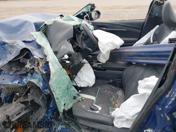 2025 Toyota Camry LE z VIN 4T1DAACK4SU024794, wystawiony jako IAAI lot #42475742 z przebiegiem Nie podano mil oraz . Historia ofert i sprzedaży dostępna na DreamBid. Obrazek 5.