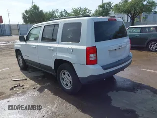 2016 Jeep Patriot Sport with VIN 1C4NJPBA3GD693490, listed as a IAAI auction lot 42086206 with 130,968 mi miles. Bid and sale history available at carsss.com. Image 3.