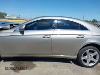 2006 Mercedes-Benz CLS 500 z VIN WDDDJ75X46A059753, wystawiony jako IAAI lot #42335719 z przebiegiem 113 962 mil mil oraz . Historia ofert i sprzedaży dostępna na DreamBid. Obrazek 14.