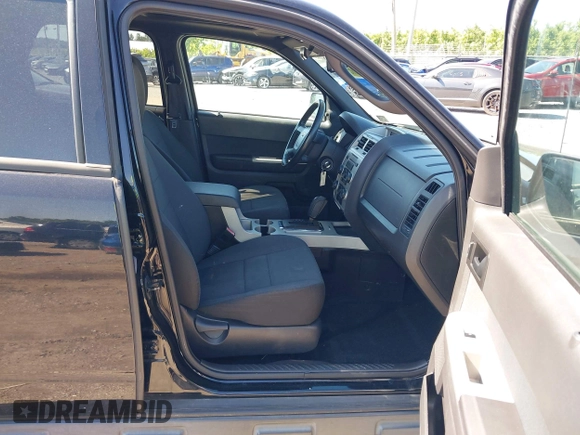 2012 Ford Escape XLT z VIN 1FMCU9D76CKC59030, wystawiony jako IAAI lot #42396412 z przebiegiem 101 223 mil mil oraz . Historia ofert i sprzedaży dostępna na DreamBid. Obrazek 5.